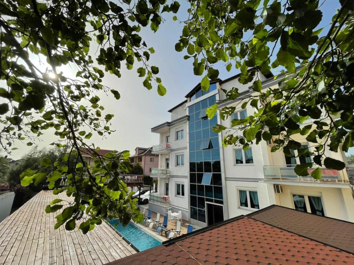 Brian Hotel Велипойе Экстерьер фото