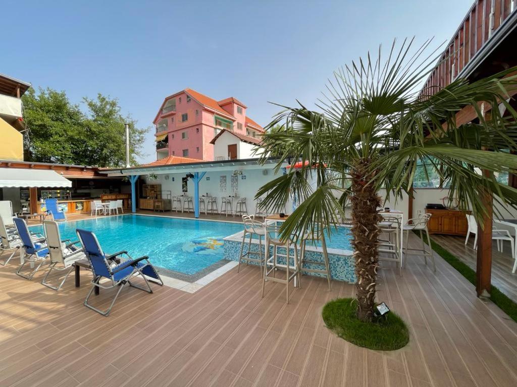 Brian Hotel Велипойе Экстерьер фото