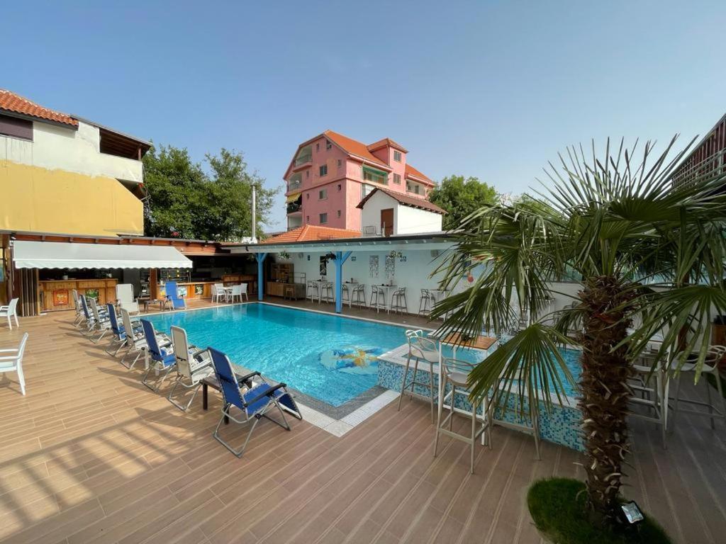 Brian Hotel Велипойе Экстерьер фото