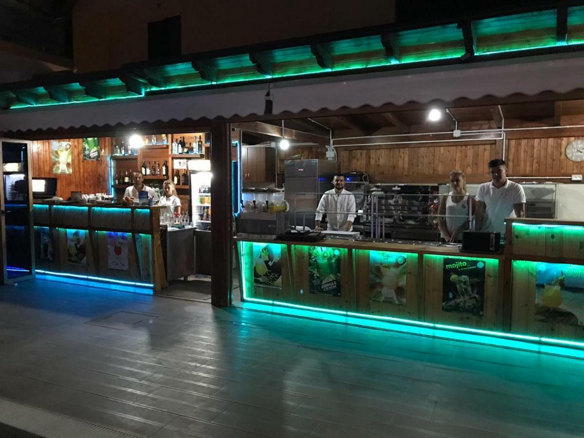 Brian Hotel Велипойе Экстерьер фото