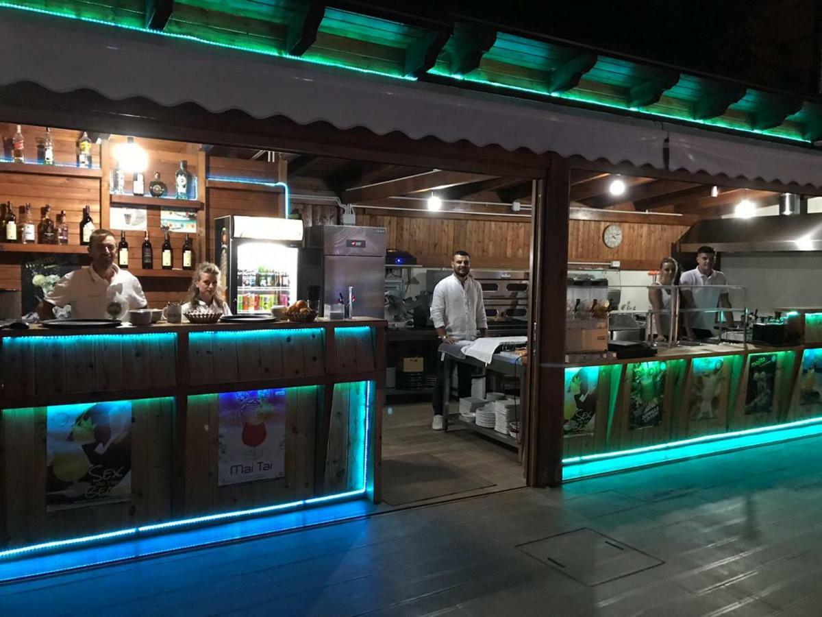 Brian Hotel Велипойе Экстерьер фото