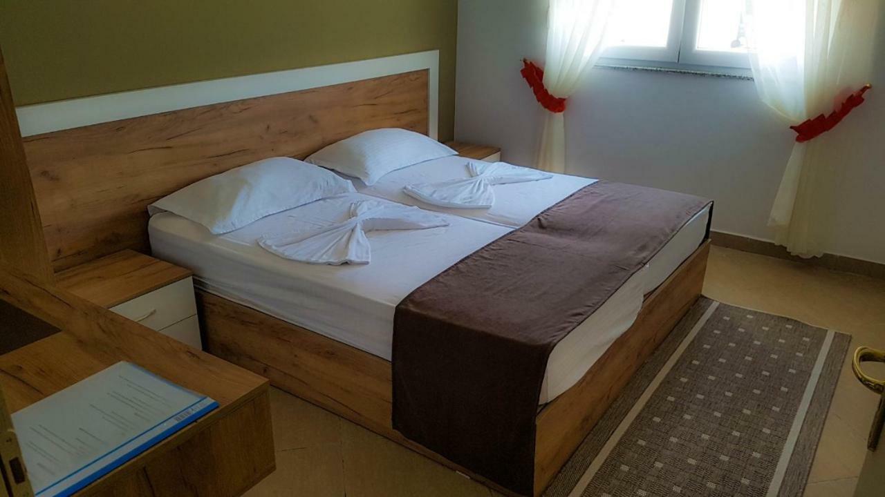 Brian Hotel Велипойе Экстерьер фото